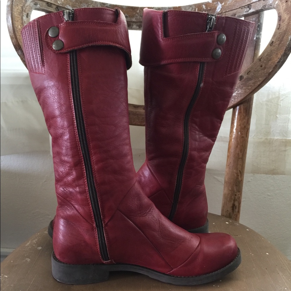 JAFA red leather boots size 38. Small 8/ lrg 7